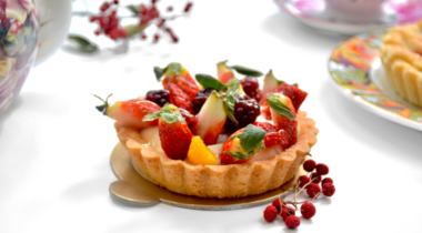 Bánh tart là một loại bánh thơm ngon cực kỳ phổ biến với nhân được biến tấu theo nhiều hương vị khác nhau từ ngọt đến mặn tùy vào người làm bánh