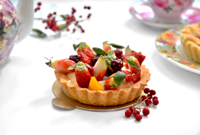 Bánh tart là một loại bánh thơm ngon cực kỳ phổ biến với nhân được biến tấu theo nhiều hương vị khác nhau từ ngọt đến mặn tùy vào người làm bánh