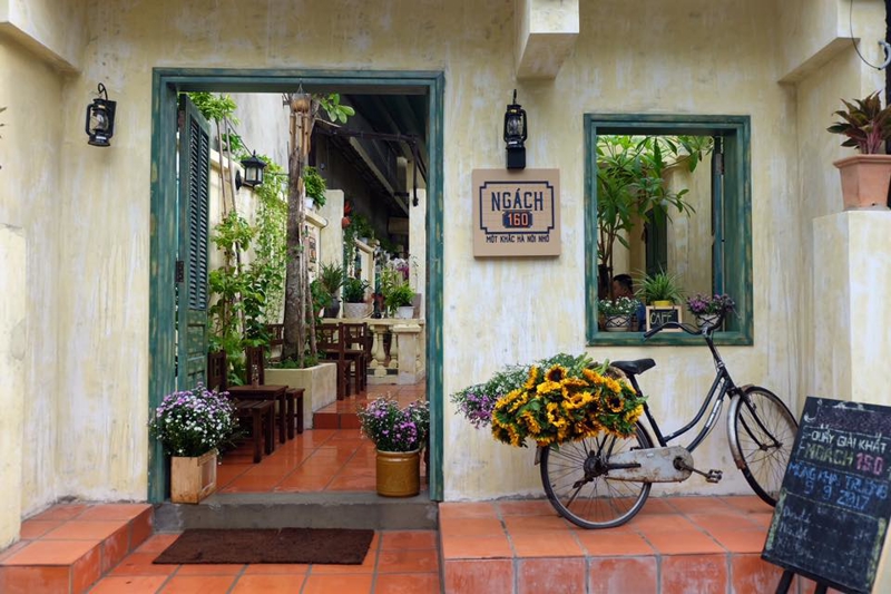 Góc check-in siêu dễ thương phía trước Ngách 160 cafe