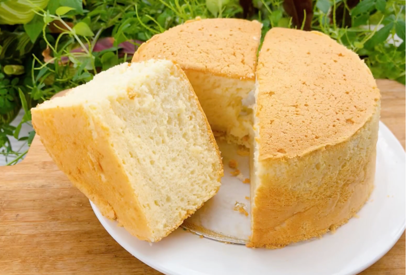 Thành phẩm bánh bông lan sữa chua bông xốp, mềm mịn 